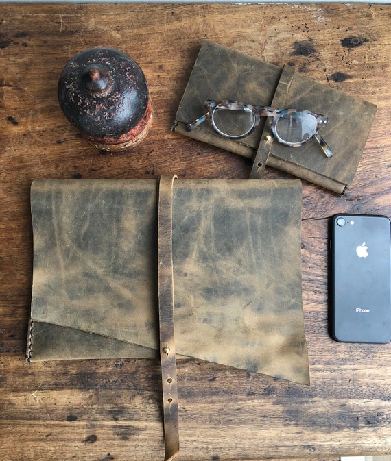 Rugged iPad case / Handmade leather iPad cover with pen holder / Hand stitched leather iPad case/ Water repellent