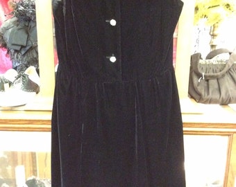 Velvet little black dress from the 1960s is simply classic