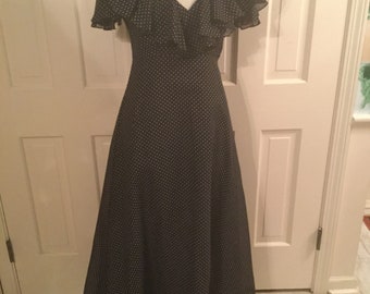 Charming polka dot dress from the 1960s in a 1930s style