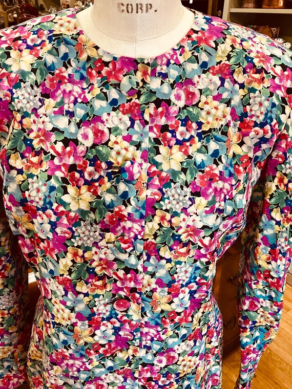 Albert Nipon brings you this silk suit with a sum… - image 3