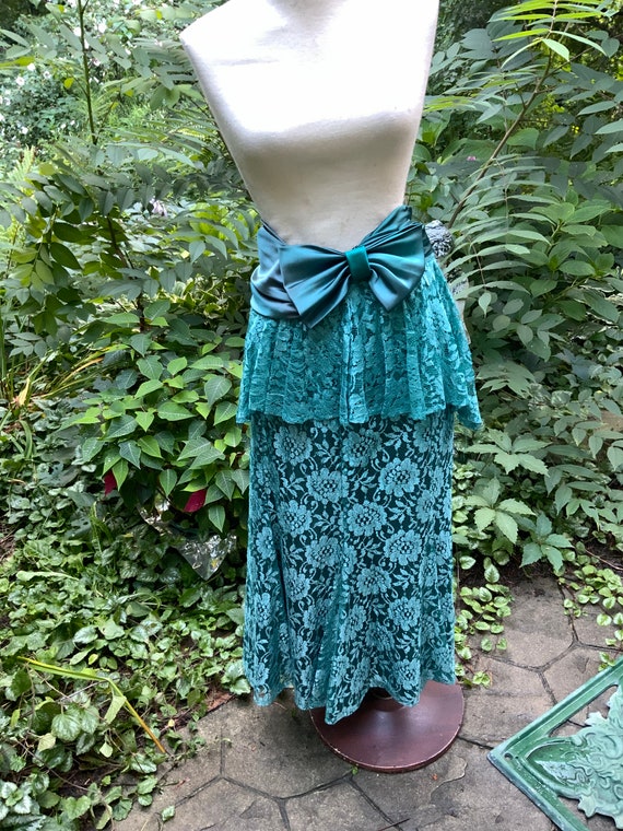 Turquoise lace and and satin skirt with belt - image 1