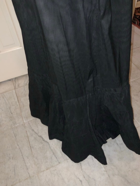 We trust this black moire Victorian skirt will ho… - image 4