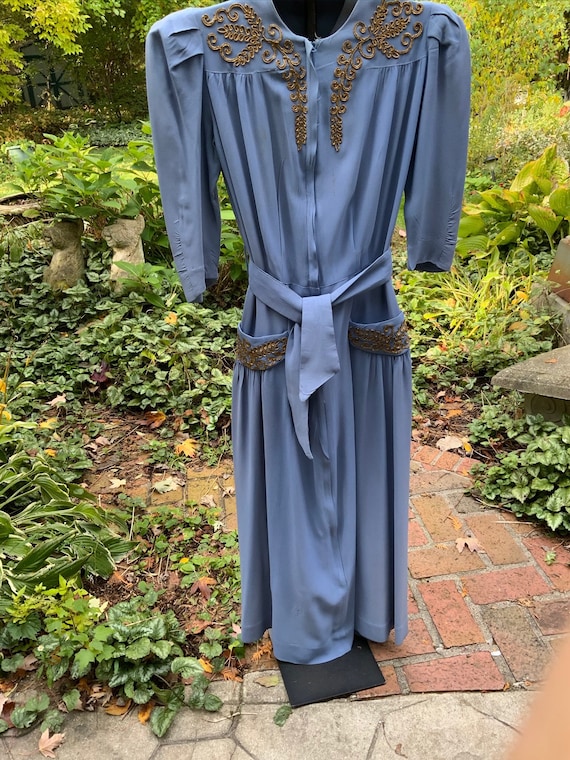 Canapes anyone? 1940s periwinkle hostess gown.