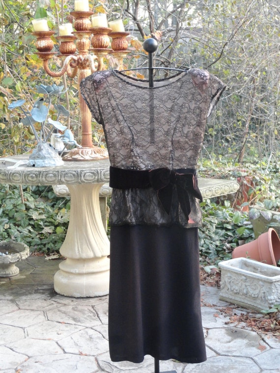 1940's Black Crepe And Lace Cocktail Dress - image 3