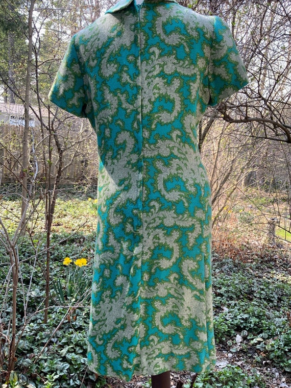 This paisley-ish Leslie Fay frock from the 60s is… - image 4