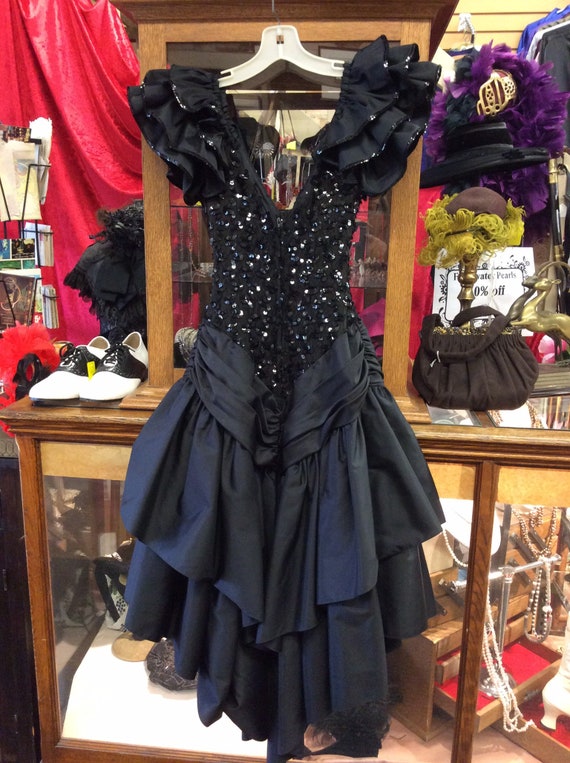 Black sequins and ruffles with a Spanish flair - image 2