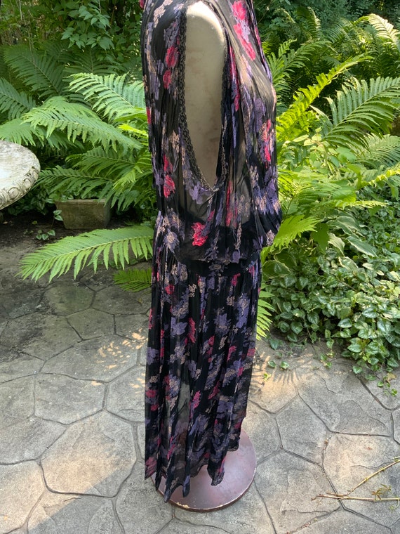 Float through summer in Albert Nipon Sheer floral… - image 3