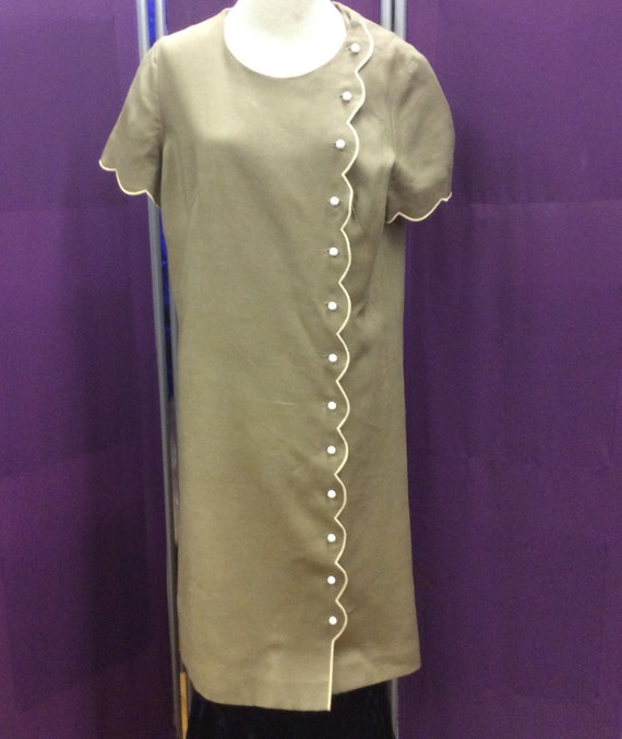 1960s Linen Plus-Size Dress is so smart! - image 1