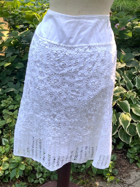 White cotton and Battenberg lace skirt