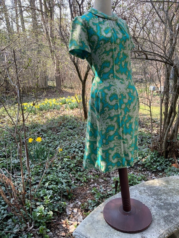 This paisley-ish Leslie Fay frock from the 60s is… - image 2