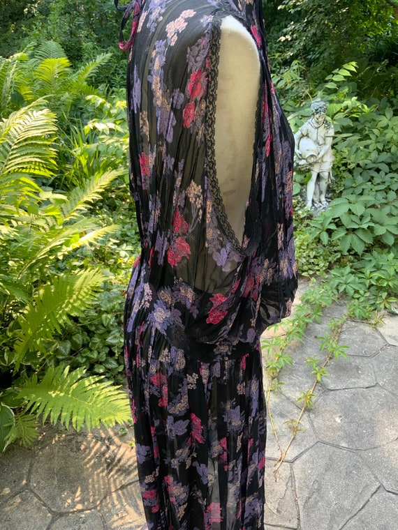 Float through summer in Albert Nipon Sheer floral… - image 2