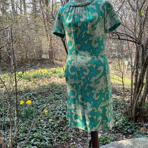 This paisley-ish Leslie Fay frock from the 60s is MOD, baby!