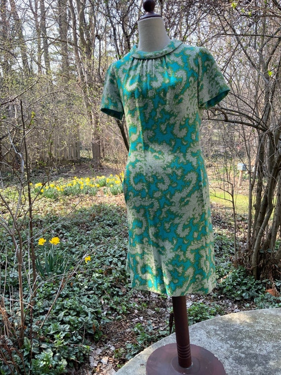 This paisley-ish Leslie Fay frock from the 60s is… - image 1