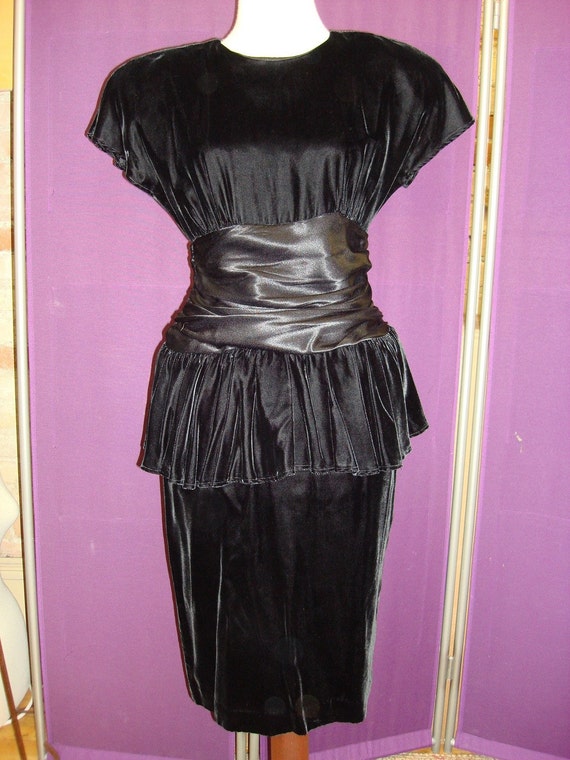 SALE1980's Black Velvet Party Dress With Pelplum