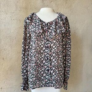 ノッチズの80年代フローラルブラウス：フリルカラーのシースルーコテージコアトップ