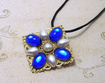 Medieval Necklace, Tudor Brooch, Anne Boleyn Necklace, The Tudors, Medieval Jewelry, Renaissance Pendant, Tudor Jewelry, Renaissance Brooch