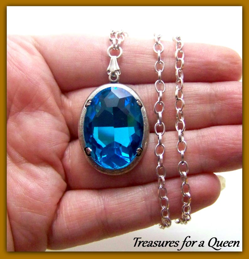 Elsa Side Cross Necklace main image 0