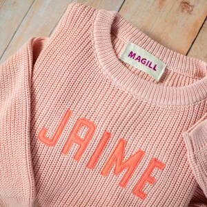 Suéter de punto con nombre personalizado para bebé, suéter de fieltro con letras y cuello redondo para recién nacido, conjunto de regalo de ropa acogedora con nombre, ropa de punto de invierno para bebé, regalo familiar