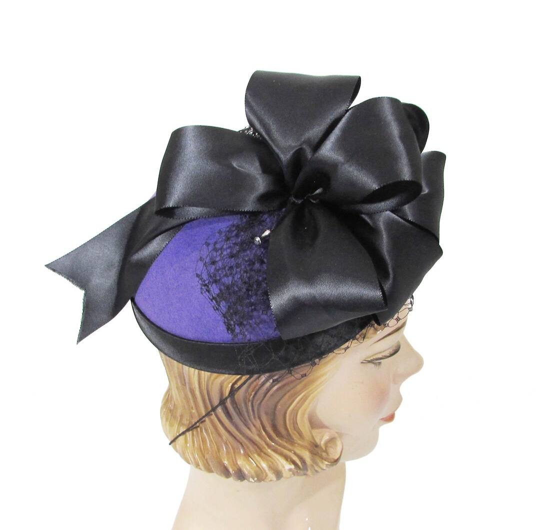 Betmar Fascinator Hat Purple Felt Black Satin Ribbon  display picture 3
