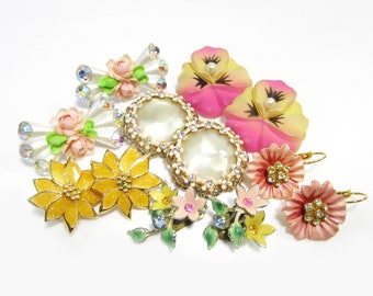 Flower Earring Lot - Vintage flower clip earrings - pretty flower earrings - lot of 6