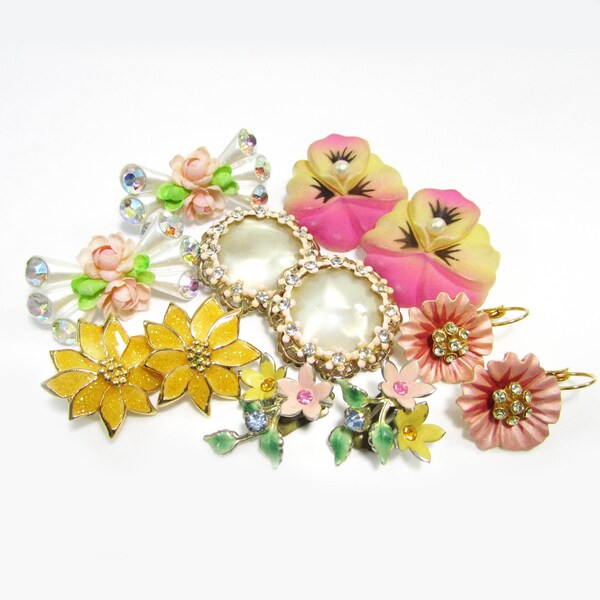 Flower Earring Lot - Vintage flower clip earrings - pretty flower earrings - lot of 6
