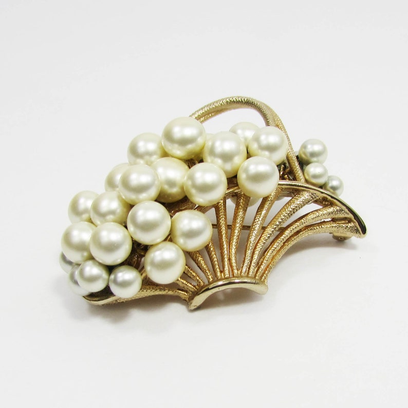 Vintage Faux Pearl Pin Pearls in Basket Brooch Basket of Pearls Pin image 5