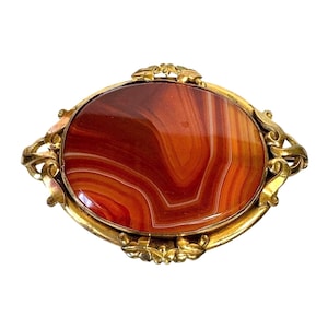 Victorian Banded Agate Brooch in art nouveau gilt frame - 2.5&quot;