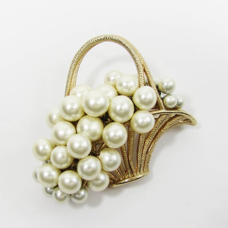 Vintage Faux Pearl Pin Pearls in Basket Brooch Basket of Pearls Pin image 2
