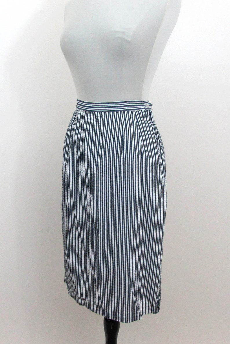 S-M Vintage 60s Vest and slim skirt Set Blue /& White Seersucker Made in Portugal