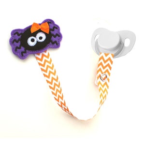 Halloween Pacifier Clip, Spider, Girl Pacifier Clip, Pacifier Holder, Binky Clip, Baby Gift, Paci Clip, Universal Pacifier, pcholiday13