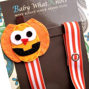 Pumpkin Pacifier Clip, Halloween Pacifier Clip, Jack o Lantern Holiday Pacifier Clip, pcholiday06