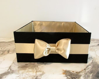 Boîte d'articles de toilette pour mariage, Panier de salle de bain, Cravate noire, Récipient pour programmes, Support d'articles de toilette, Articles de toilette pour invités, Bulles de mariage sur mesure