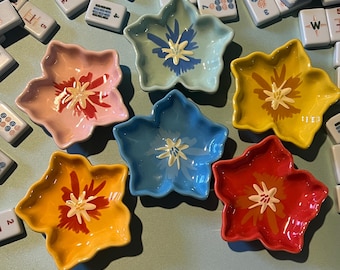 Flower Mahjong Dice Tray, Ceramic Dice Dish, Table Accessory, Game Night Gift