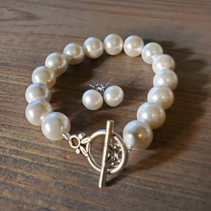 Set of Pearl-Pearl Bracelet,White Pearl Earrings,Pearl Earrings,Fresh Water Pearl,Birthday Gift,White Pearl,Wedding Gift,Pearl