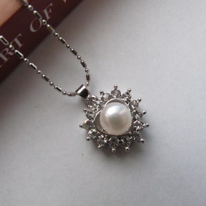Pearl Necklace,White Heart Pearl Necklace,White Pearl Necklace,Heart Pearl Necklace,Rhinestone Necklace,Freshwater Pearl Necklace