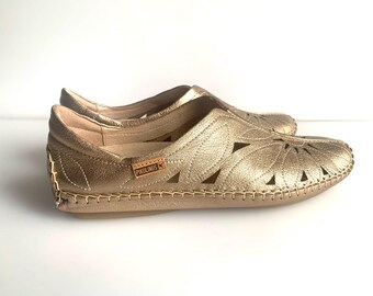 Women’s Pikolinos Leather Casual Shoes Size 38, Champagne Colour Like New