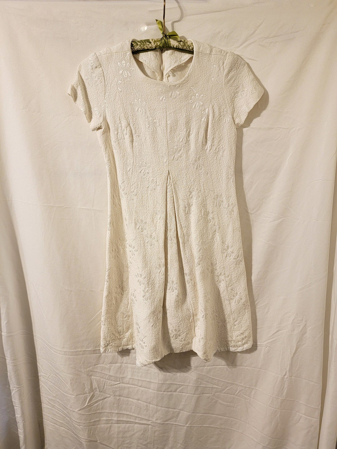 Vintage white strapless embroidery dress