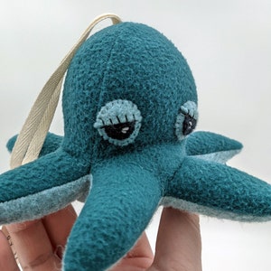 Teal Squid christmas ornament, beach holiday decorations, handmade sea creature doll, octopus stuffed animal, eco friendly nursery decor Bild 2