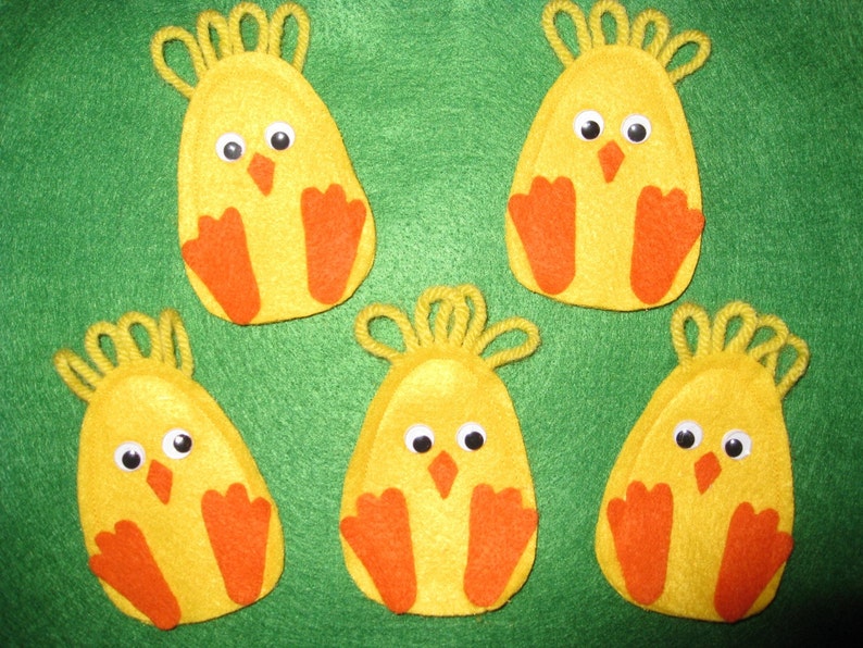 5 Little Chicks Finger Puppets with original rhyme image 1