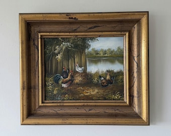 Pintura al óleo detallada sobre una granja, "Grupo de gallos". Obra de arte original de pequeño formato.