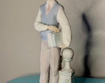 ￼リアドロの野球少年の置物です Amazon.co.jp: リヤドロ 野球少年 #7610 陶器 絶版 フィギュリン 置物
