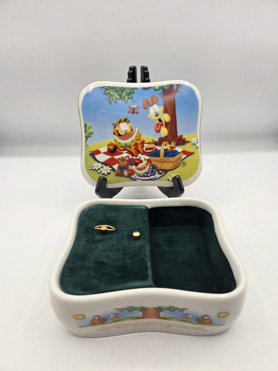 ガーフィールド オルゴール 販売済み ガーフィールド メリーゴーランド