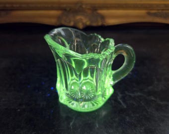 アンティーク ヘイジー ガラス製 ミニクリーマー 爪楊枝ホルダー UVスターバースト デプレッション 1920年代