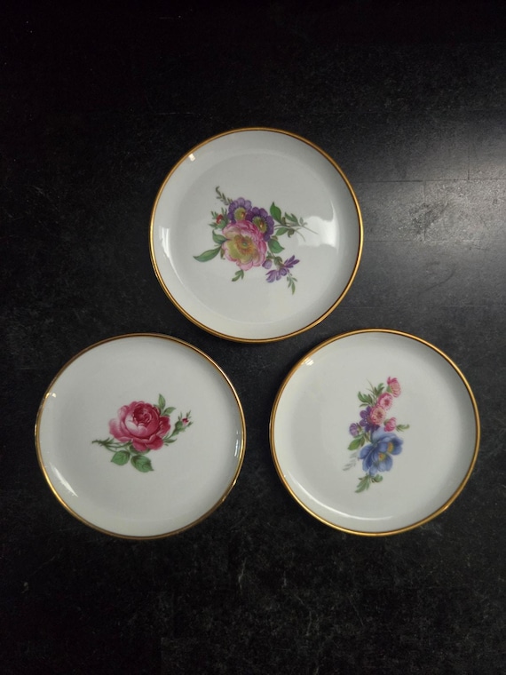 Vintage Kaiser Porzellan Floral Pin Dishes Set of 3 – W. Germany, Gold Rim 4