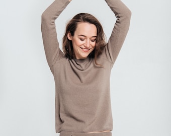 Women's cashmere and merino wool round neck sweater, merino wool crew neck, lounge wear sweater, cozy sweater, long sleeves.