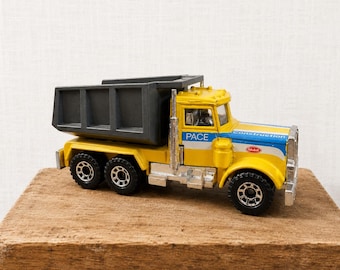 1981 Matchbox Peterbilt Pace Diecast Construction Truck