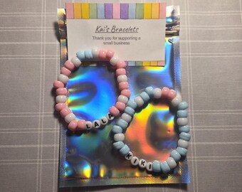 Pulseiras de contas do casal Kiki e Lala