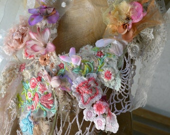 Collar estilo bohemio con diseño de flores pastel, estilo hawaiano, estilo gitano, estilo Art To Wear