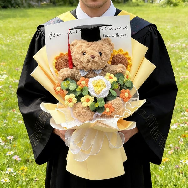 Virkad examensbukett, klass 2026, virkade examensblommor, handgjord solros-examensdockabukett, examenspresent till henne/honom