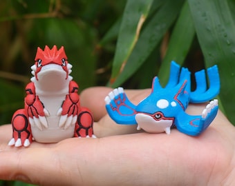 Groudon e Kyogre - Set di portachiavi in stile Pokémon - Miniature da collezione